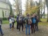 W pałacowym parku Dworu Sieraków.